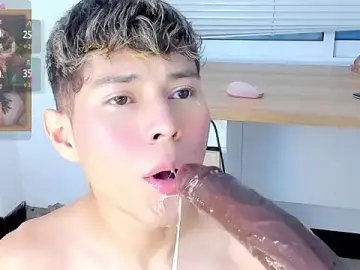 Stripchat Free Live Porn of Little_liam