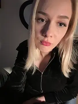 DaryaDoll from stripchat