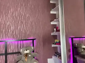 Stripchat Free Live Porn of Flora_Amber