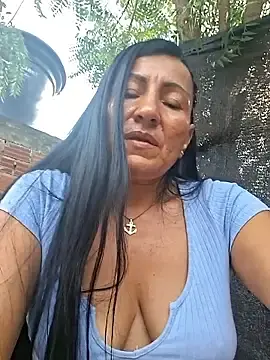 maturexxxnaughty from stripchat