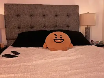 Stripchat Free Porn Cam of mandi4pole_