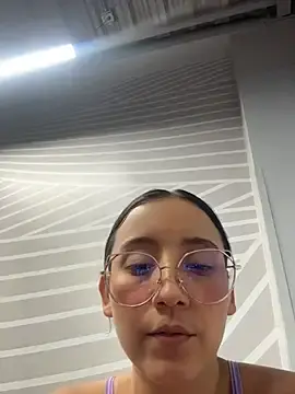 Stripchat Sex Cam of Kay_LustyWife