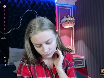 Stripchat Sex Cam of Polumna_cute