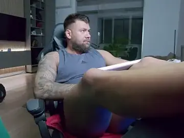 Stripchat Watch Live Sex Cams of UbbeViking