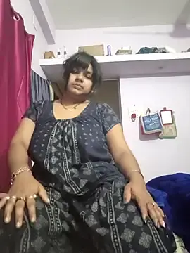 Deborbhavi222 from stripchat