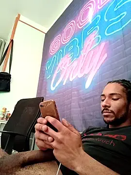 Stripchat Live Sex Cam of Mikaaa97