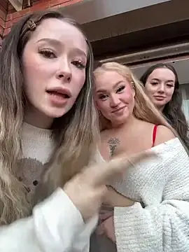 Stripchat Free Porn Cam of RollDolls