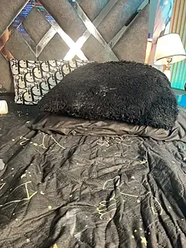 LylaLee111 from stripchat