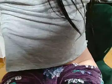 Stripchat Live Sex Cam of Viola43