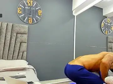 Stripchat Best live sex cam show of emilio_brandon