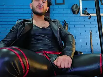 Stripchat Watch Live Sex Cams of TheIan26