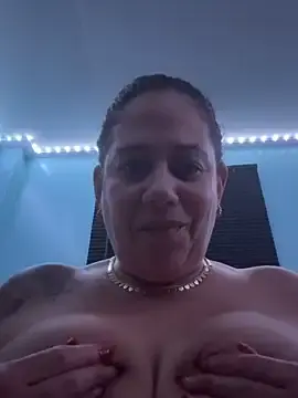 Stripchat Adult Video Chat of PrettyKittyMia