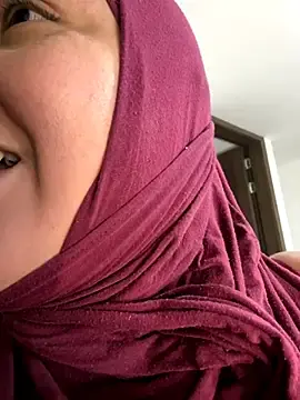 Stripchat Live Sex Cam of sweetmuslim01