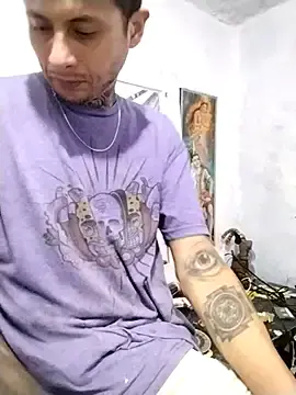 Stripchat Live Sex Cam of eroos_twink