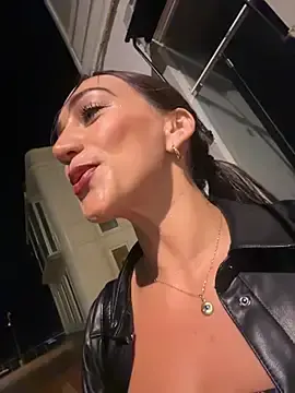 Stripchat Adult Video Chat of Ninabigtitied