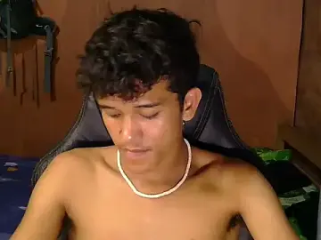 Stripchat Watch Live Sex Cams of hugekenbigcock