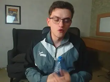 Stripchat Sex Cam of FelixStarkk