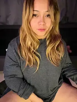 Stripchat Adult Webcam of MerlyG