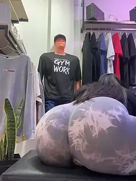 Stripchat Live Porn of kim_monti