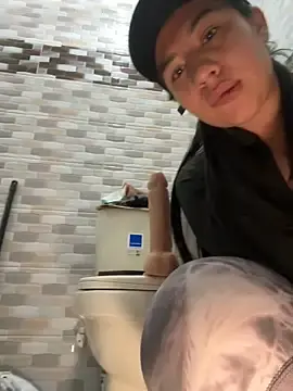 Stripchat Adult Video Chat of kim_monti