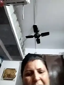 Jann_Riya333 from stripchat