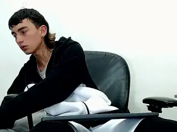 Stripchat Best live sex cam show of ttimy_x_boy