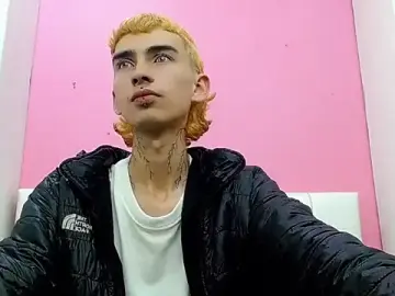 Stripchat Sex Cam of ttimy_x_boy