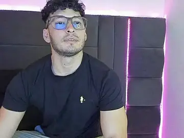 Stripchat Sex Cam of alejandro__2