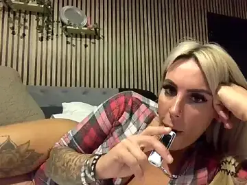 poppyinga1 from stripchat