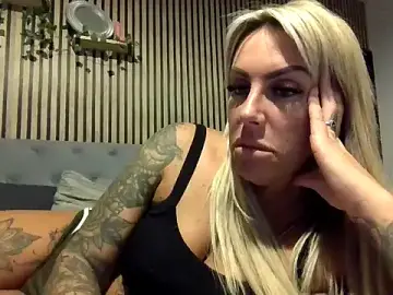 Stripchat Adult Webcam of poppyinga1