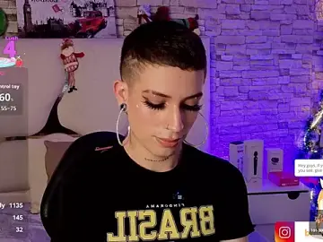 Stripchat Live Sex Cam of boyfox_tay