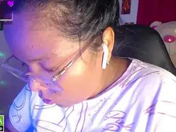 Stripchat Free Porn Cam of KittyHot20