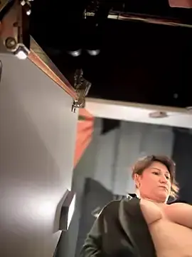 Stripchat Nude Webcam of ZhenjaPoledance