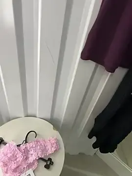 Stripchat Live Porn of ZhenjaPoledance