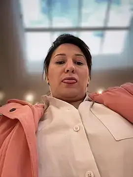 Stripchat Sex Chat of ZhenjaPoledance