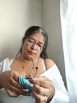 Stripchat Sex Cam of __valentina18