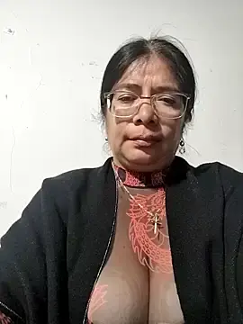 Stripchat Sex Cam of __valentina18