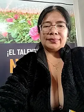 Stripchat Watch Live Sex Cams of __valentina18