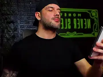 Stripchat Sex Cam of LexHardy