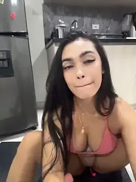 Stripchat Best live sex cam show of emma_andrew1