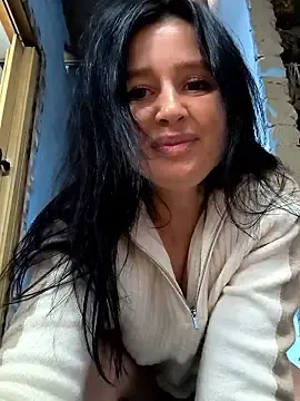 Stripchat Sex Cam of KikiXRed