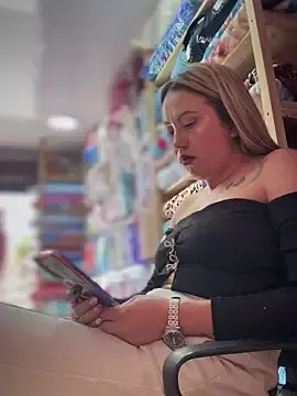 Stripchat Live Sex of VIOLETA-25_