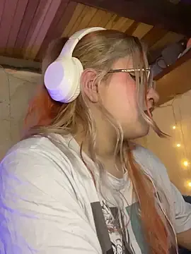 Stripchat Live Porn of Sophia_Weest99