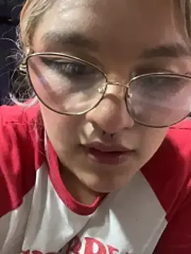 Stripchat Adult Webcams of Sophia_Weest99