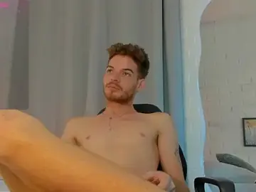 Stripchat Free Live Porn of MATEO_HUNTER