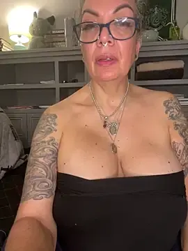 dieseldame1313 from stripchat