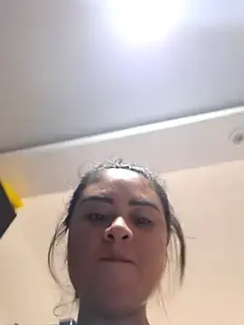 Stripchat Live Sex Cam of sexy-latin10