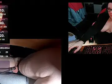 Stripchat Live Sex Cam of lili-hot-77