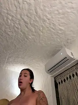 Stripchat Adult Webcam of Hannahoff