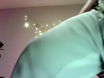 Stripchat Free Porn Cam of MichelleVibes18